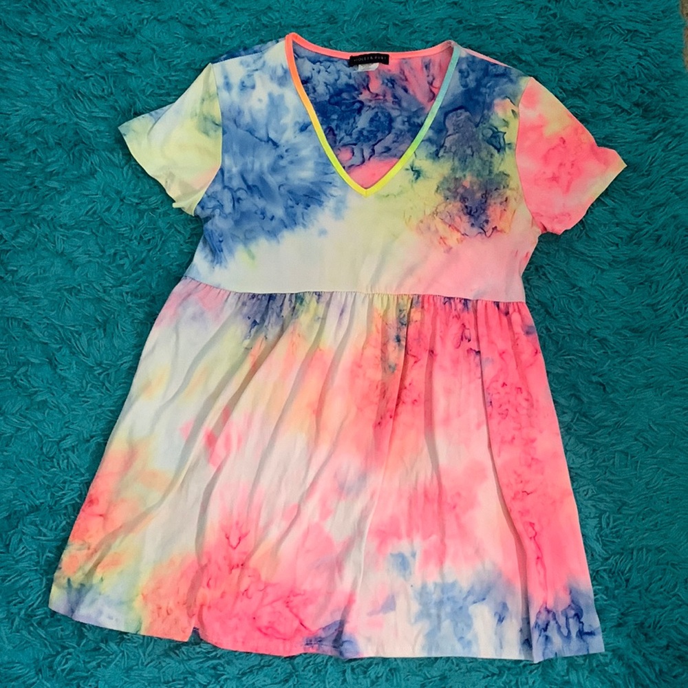 🌈🏳️‍🌈 VIOLET & RUBY maternity tie dye shirt—Size Medium.